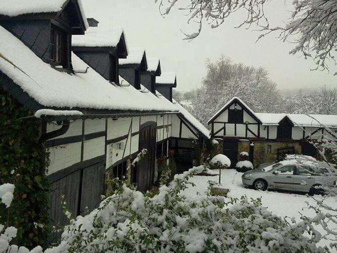 Cozy Cottage In Malmedy With Large Garden Ruang foto