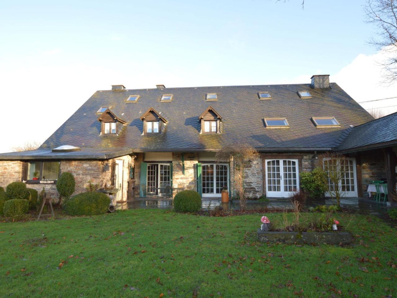 Cozy Cottage In Malmedy With Large Garden Bagian luar foto