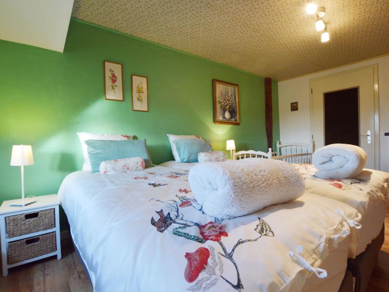 Cozy Cottage In Malmedy With Large Garden Bagian luar foto